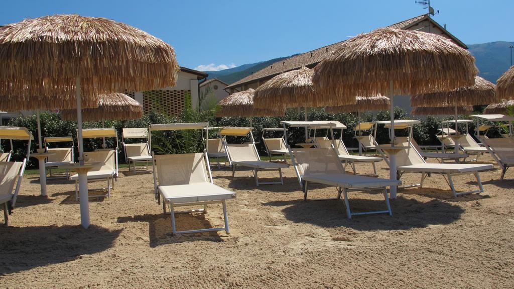 Hotel & Resort Le Colombare Foligno Quarto foto